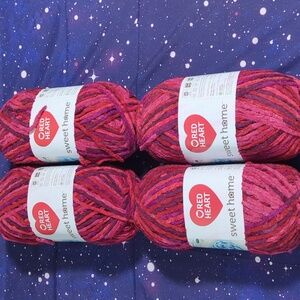 RARE! 4 New Skeins Red Heart Sweet Home Blanket Yarn Berry Bliss Discontinued